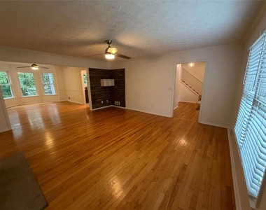 190 Timber Oak Cove - Photo Thumbnail 3