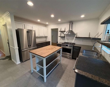 190 Timber Oak Cove - Photo Thumbnail 7