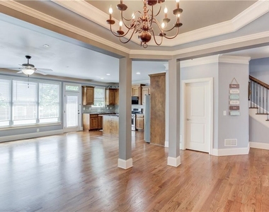 5885 Vista Brook Drive - Photo Thumbnail 9