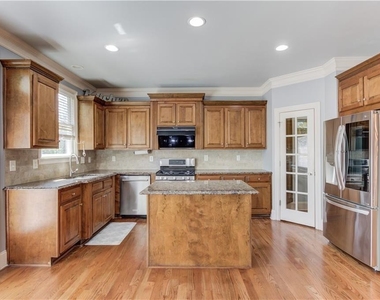 5885 Vista Brook Drive - Photo Thumbnail 4