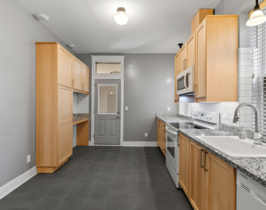 1335 W Thorndale Avenue - Photo Thumbnail 12