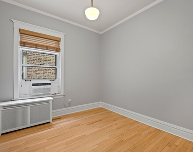 1335 W Thorndale Avenue - Photo Thumbnail 7