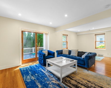 641 8th Avenue - Photo Thumbnail 2