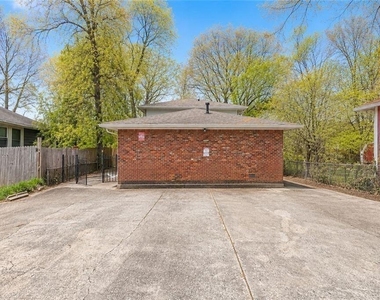 3203 E Point Street - Photo Thumbnail 11