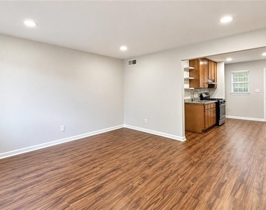 3203 E Point Street - Photo Thumbnail 1