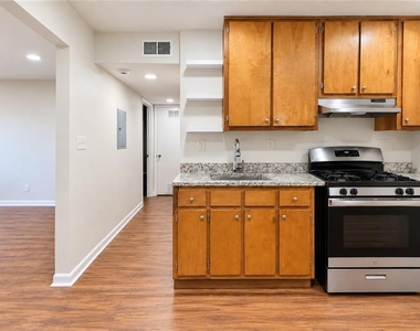 3203 E Point Street - Photo Thumbnail 6