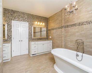565 River Chase Point - Photo Thumbnail 11