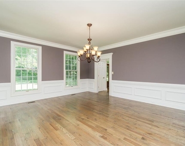 565 River Chase Point - Photo Thumbnail 3