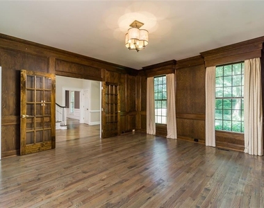 565 River Chase Point - Photo Thumbnail 5