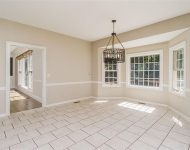 565 River Chase Point - Photo Thumbnail 6