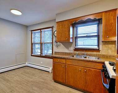 7610 W Belmont Avenue - Photo Thumbnail 16