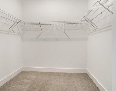 1436 Walker Place Se - Photo Thumbnail 14