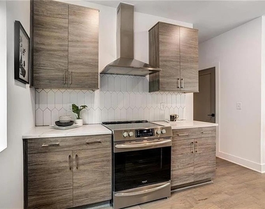 1436 Walker Place Se - Photo Thumbnail 4