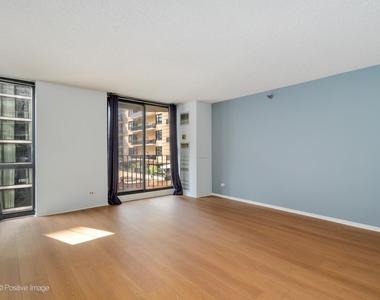 70 W Huron Street - Photo Thumbnail 8