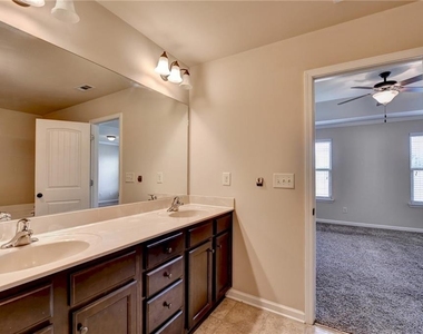 2520 Morgan Chase Drive - Photo Thumbnail 11