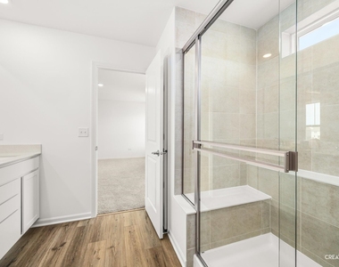 385 Danforth Drive - Photo Thumbnail 13