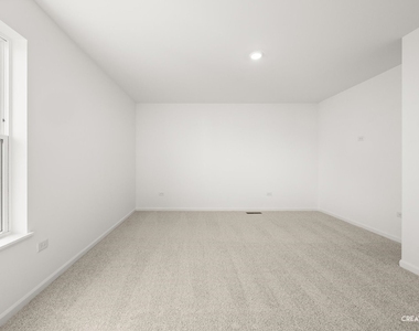 385 Danforth Drive - Photo Thumbnail 18