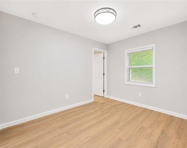 1639 Bridgeport Drive Nw - Photo Thumbnail 11