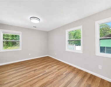 1639 Bridgeport Drive Nw - Photo Thumbnail 21