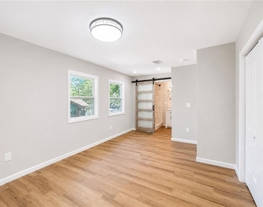 1639 Bridgeport Drive Nw - Photo Thumbnail 22