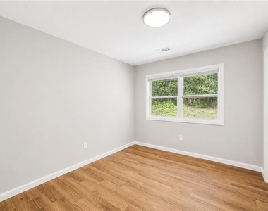 1639 Bridgeport Drive Nw - Photo Thumbnail 16