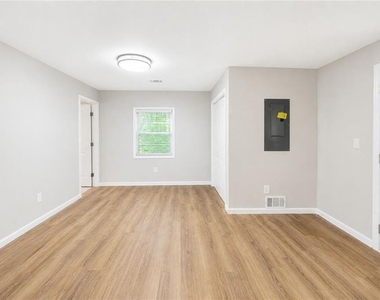 1639 Bridgeport Drive Nw - Photo Thumbnail 10