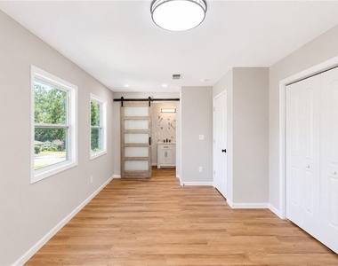 1639 Bridgeport Drive Nw - Photo Thumbnail 23
