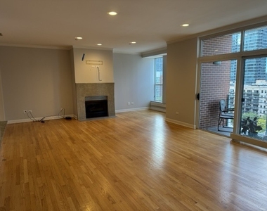 445 E North Water Street - Photo Thumbnail 3
