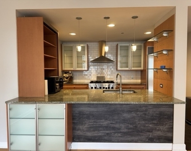 445 E North Water Street - Photo Thumbnail 4
