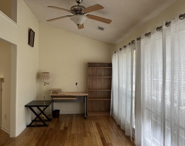 1590 Westfield Court - Photo Thumbnail 10