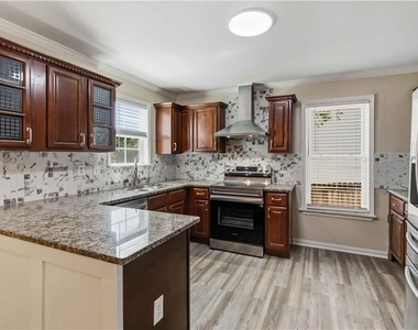 732 Garibaldi Street Sw - Photo Thumbnail 5