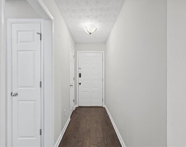 2901 Lenox Road Ne - Photo Thumbnail 5