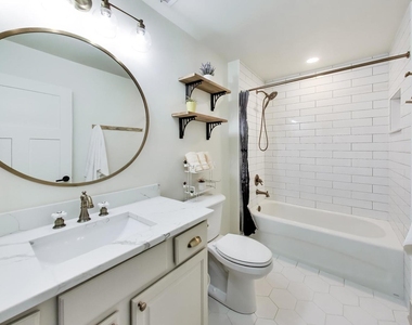 6 S Laflin Street - Photo Thumbnail 23