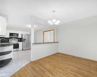 10 Mayflower Road - Photo Thumbnail 16