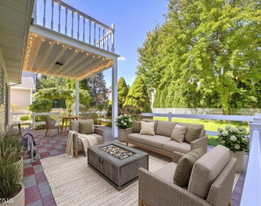 10 Mayflower Road - Photo Thumbnail 9