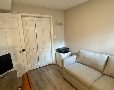 1635 W Beach Avenue - Photo Thumbnail 13