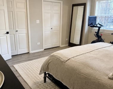 1635 W Beach Avenue - Photo Thumbnail 8