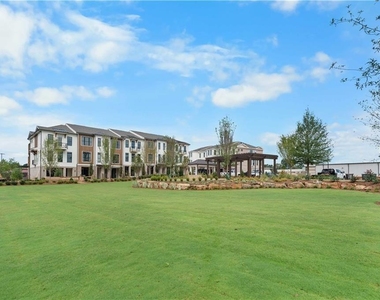 328 Goldchild Trail - Photo Thumbnail 27