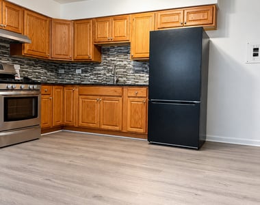 929 S Oak Park Avenue - Photo Thumbnail 1