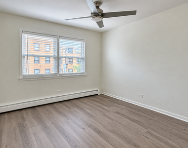 929 S Oak Park Avenue - Photo Thumbnail 2