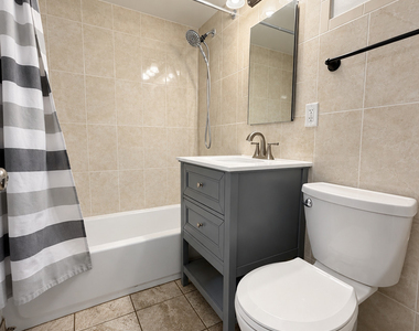 929 S Oak Park Avenue - Photo Thumbnail 3