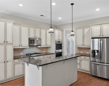 2979 Gateland Square - Photo Thumbnail 1