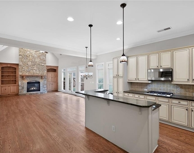 2979 Gateland Square - Photo Thumbnail 4