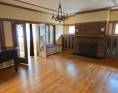 441 N Central Park Avenue - Photo Thumbnail 3