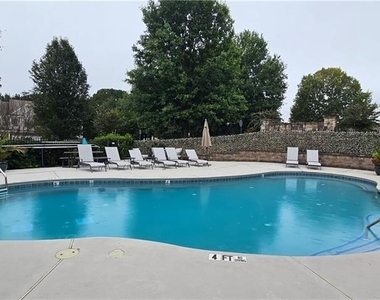 5820 Broadway Lane - Photo Thumbnail 4