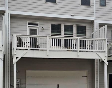 5820 Broadway Lane - Photo Thumbnail 7