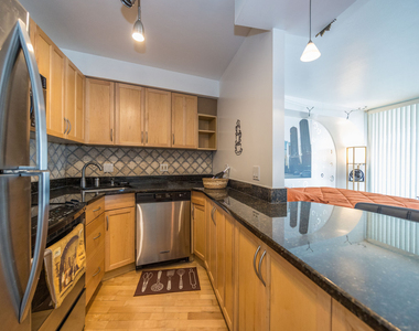 300 N State Street - Photo Thumbnail 7