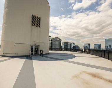 300 N State Street - Photo Thumbnail 12