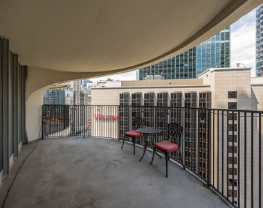 300 N State Street - Photo Thumbnail 8