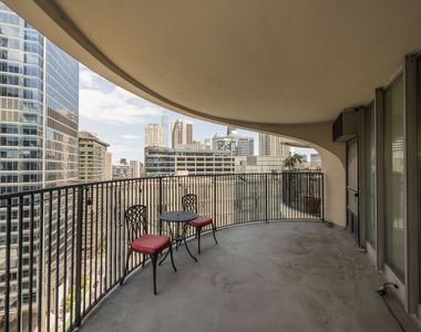 300 N State Street - Photo Thumbnail 9